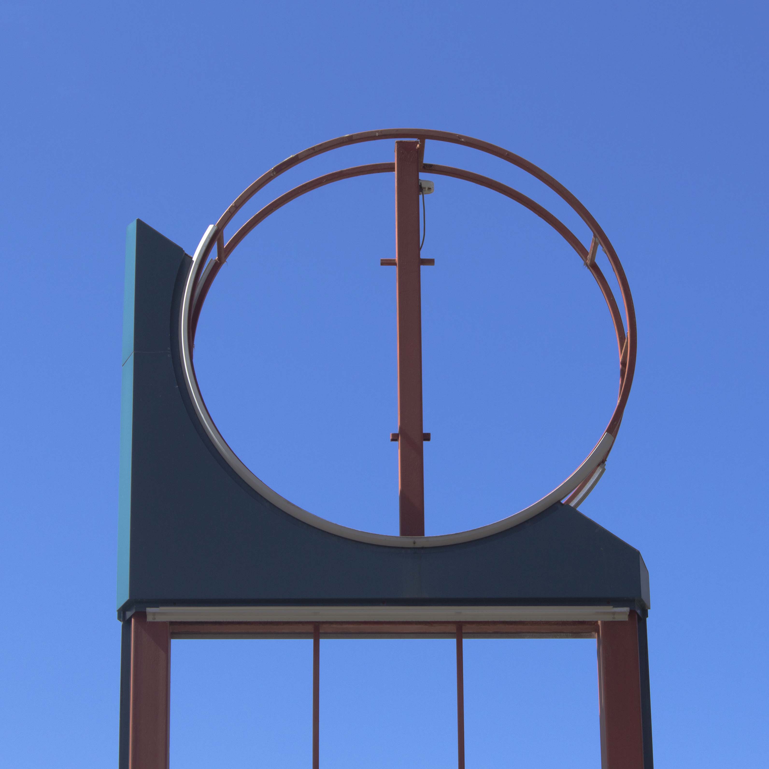 Image of signage scaffolding demonstrating 'framing'