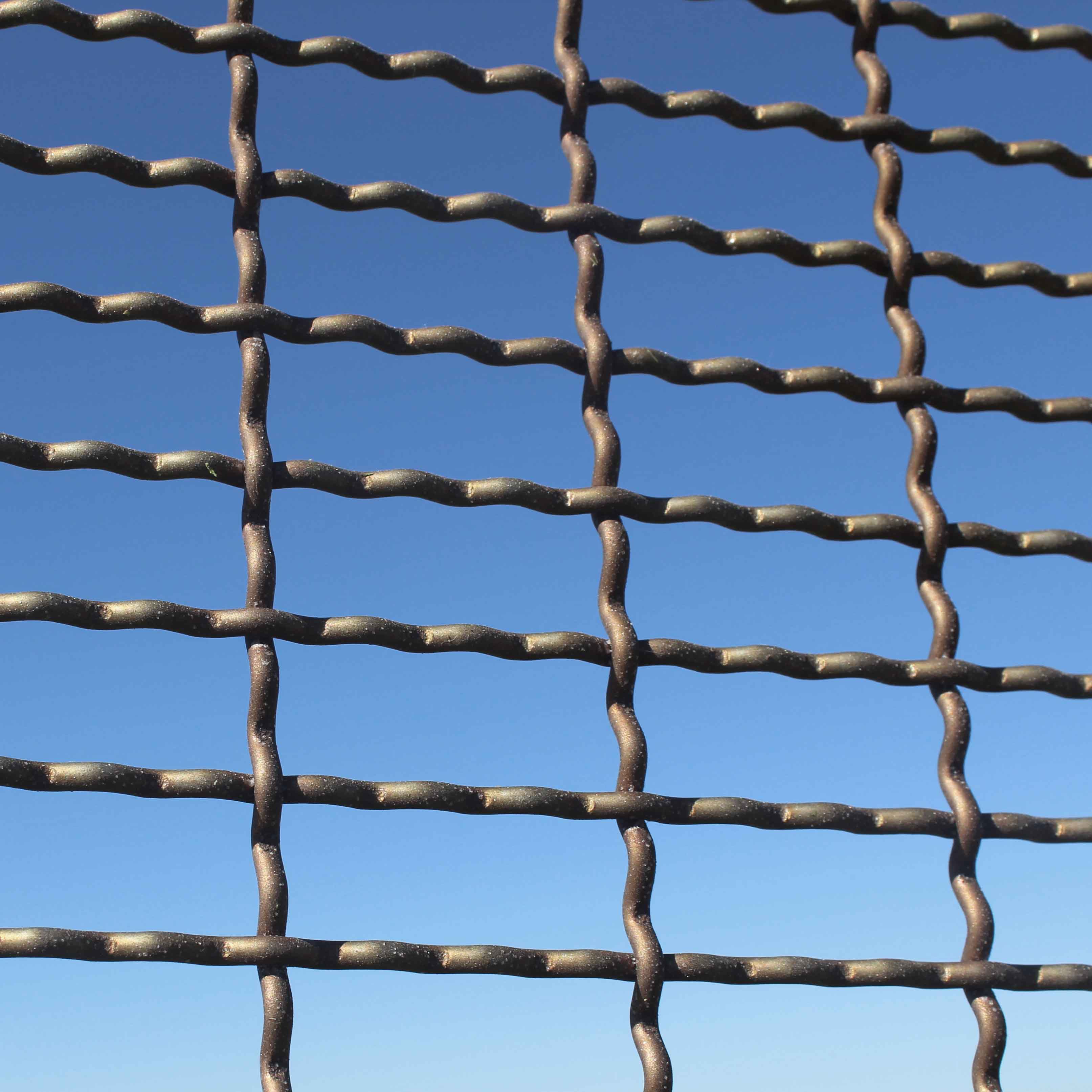 Image of a fence lattice demonstrating 'grid'