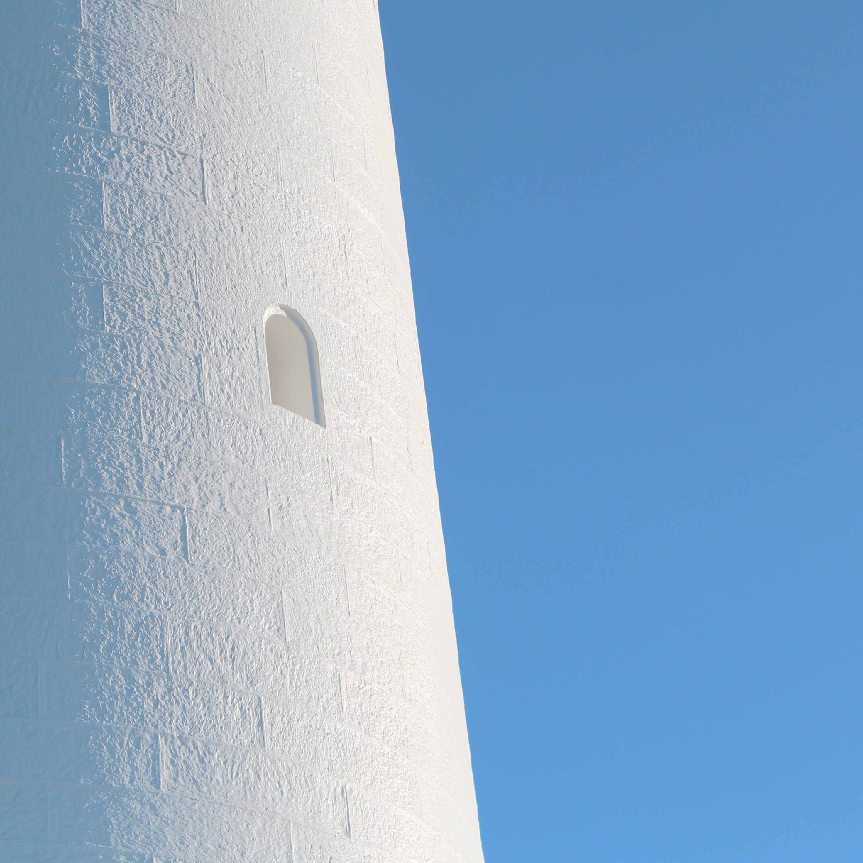 Image of a lighthouse demonstrating 'balance'